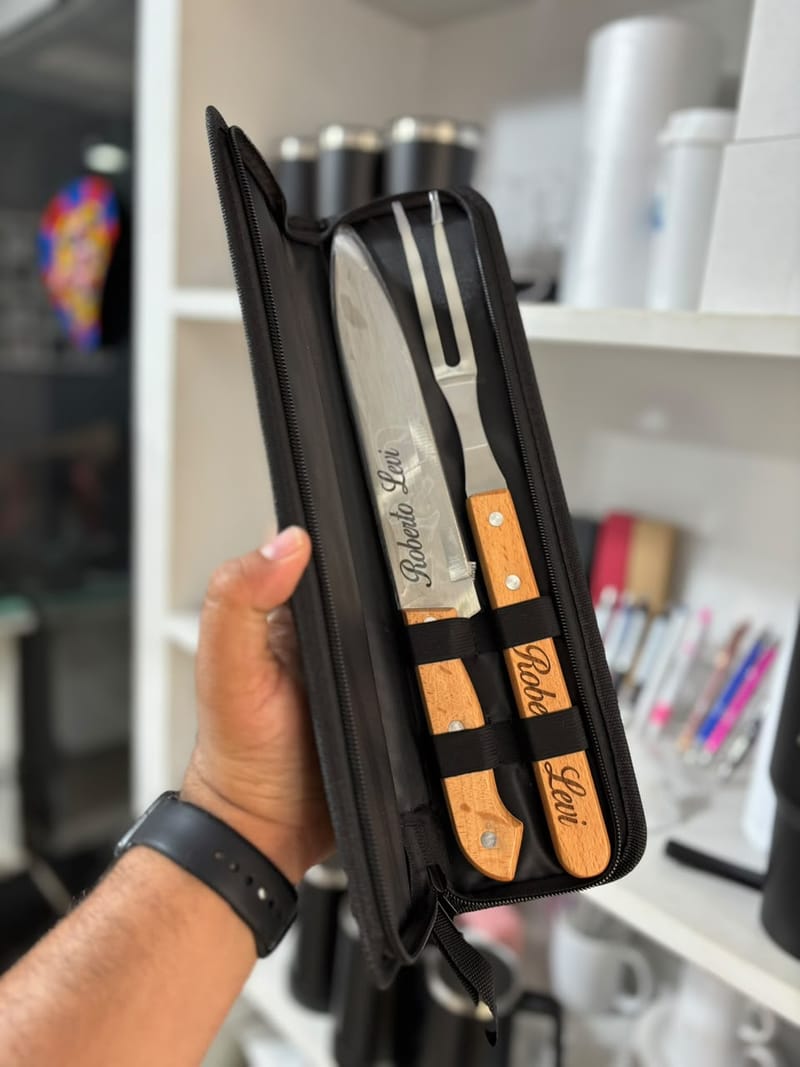 Kit Churrasco 2 Pçs Aço Inox Cabo Madeira Com Estojo
